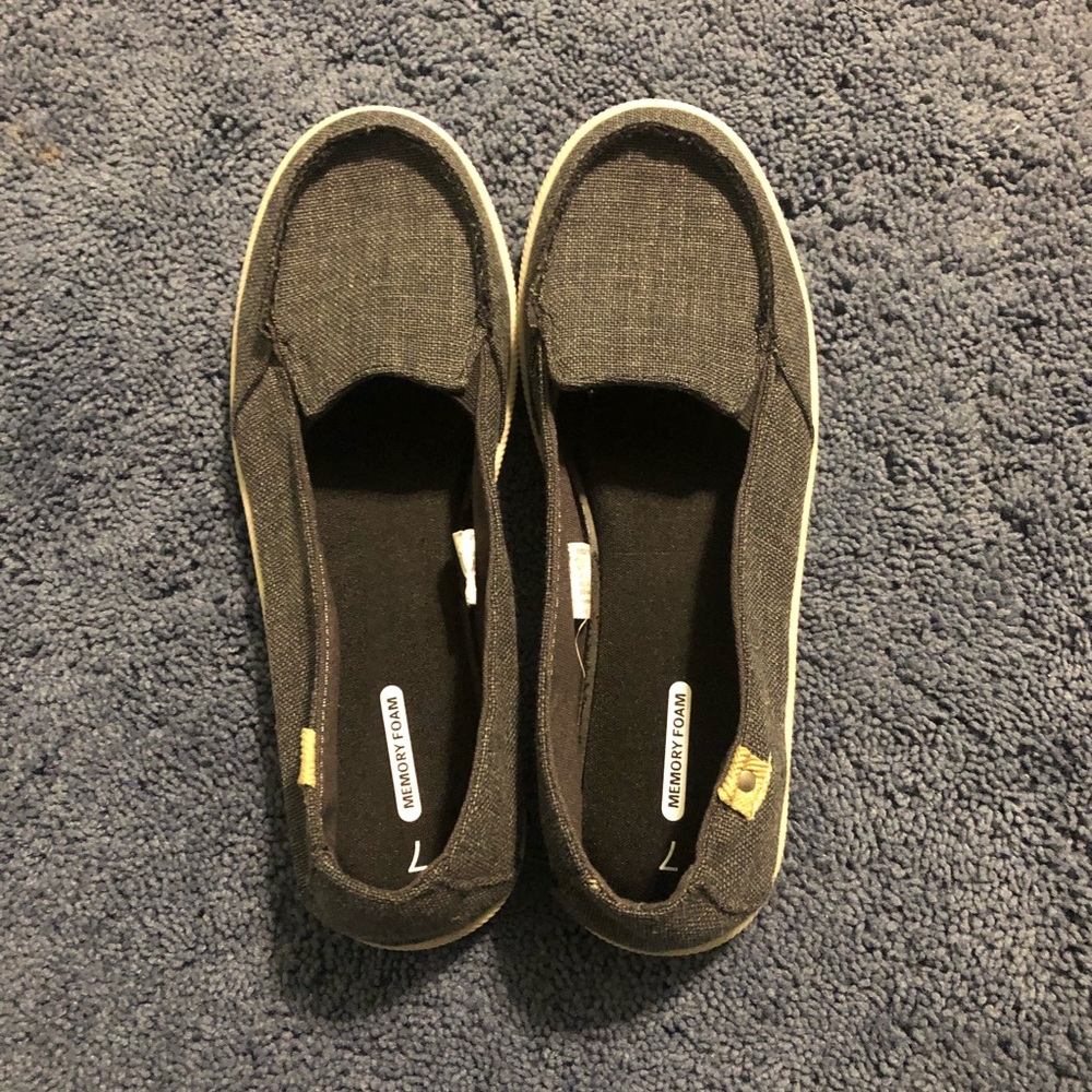 Memory foam slip on shoes